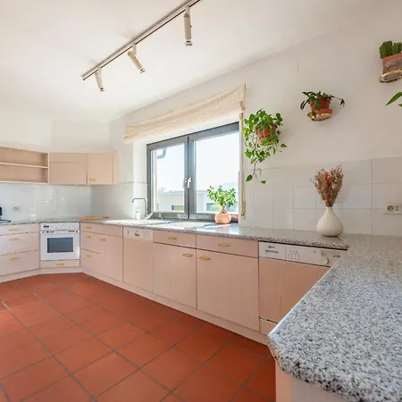 Vardia Apartment